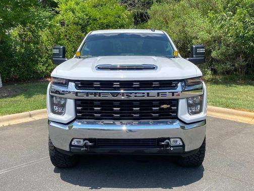 Summit White 2022 Chevrolet Silverado 2500 LT