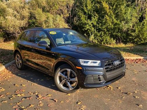 2020 Audi Q5 45 Titanium Premium