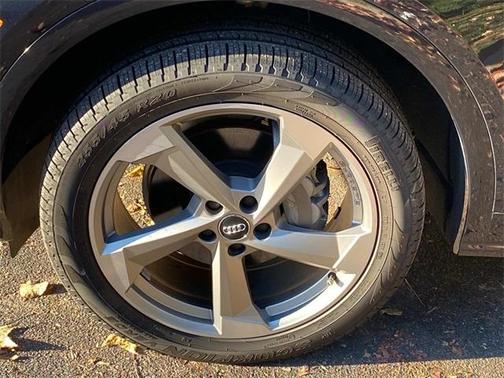 2020 Audi Q5 45 Titanium Premium