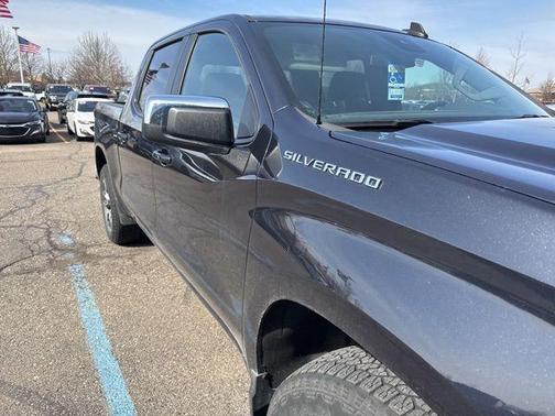 Dark Ash Metallic 2023 Chevrolet Silverado 1500 LT