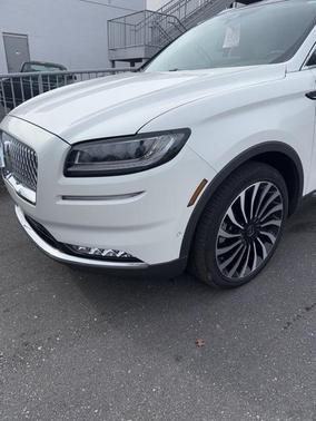 2022 Lincoln Nautilus Black Label