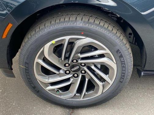 Blue Metallic 2026 Lincoln Navigator L Reserve