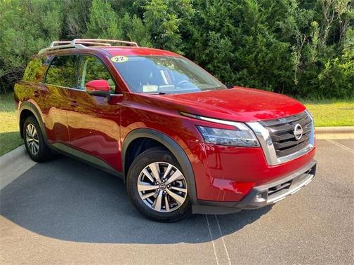 2022 Nissan Pathfinder SL