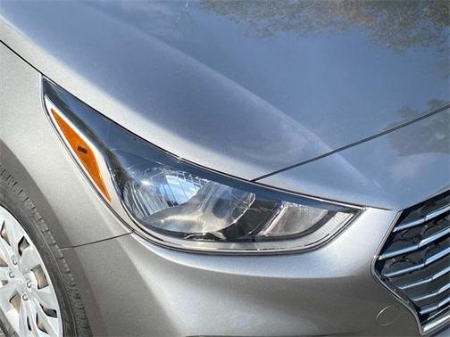 2022 Hyundai Accent SE