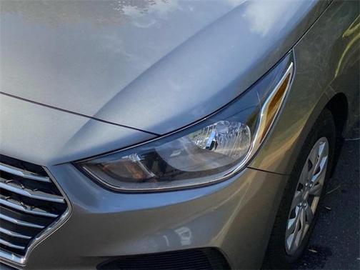 2022 Hyundai Accent SE