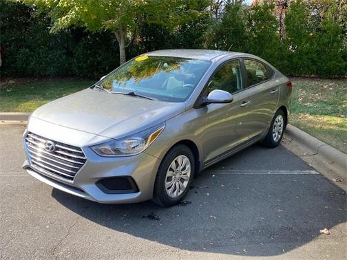 2022 Hyundai Accent SE