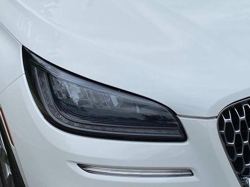Pristine White 2022 Lincoln Corsair Standard