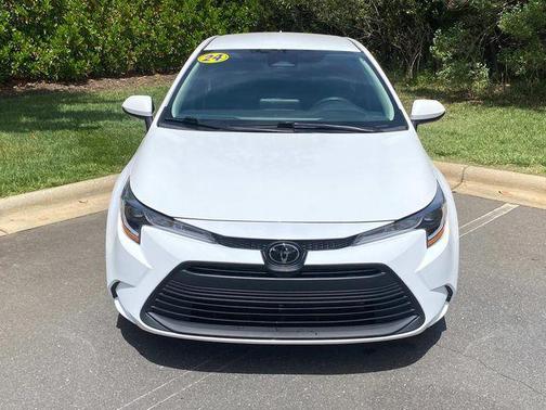 Ice 2024 Toyota Corolla LE