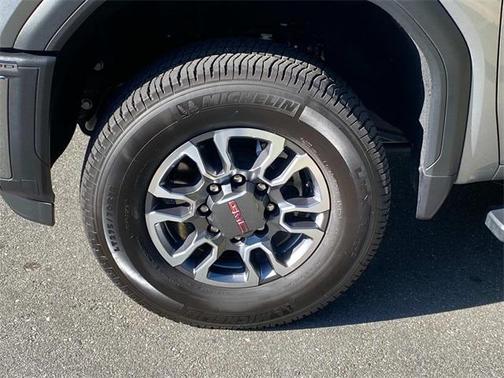 2025 GMC Sierra 2500 SLT
