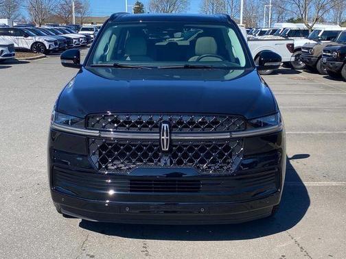 Black 2026 Lincoln Navigator Reserve