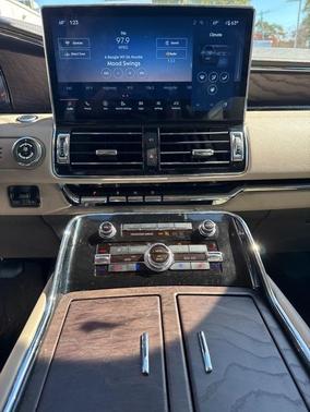 2024 Lincoln Navigator L Reserve