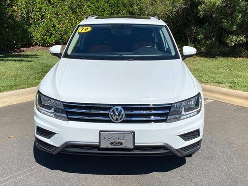 Pure White 2019 Volkswagen Tiguan 2.0T SE