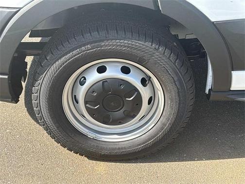2025 Ford Transit-250 148 WB Medium Roof Cargo