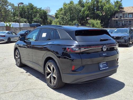 Deep Black Pearl Effect 2023 Volkswagen ID.4 Pro S