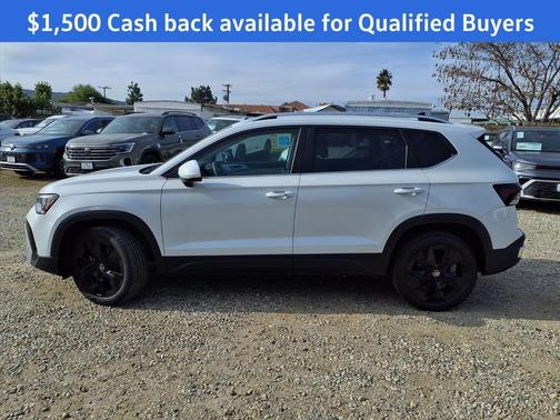 Pure White 2026 Volkswagen Taos 1.5T SE