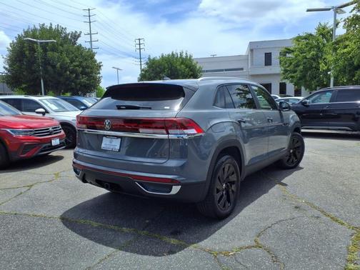 2025 Volkswagen Atlas Cross Sport 2.0T SE w/Technology