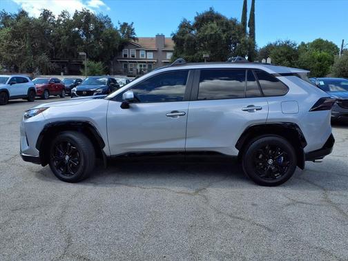 2022 Toyota RAV4 Hybrid SE