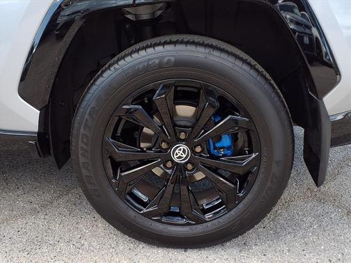 2022 Toyota RAV4 Hybrid SE