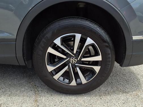 Platinum Gray Metallic 2023 Volkswagen Tiguan 2.0T S