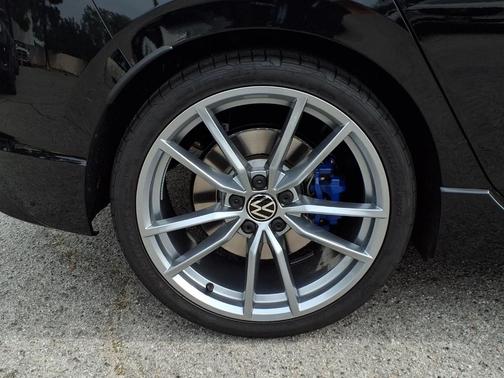 2024 Volkswagen Golf R 2.0T