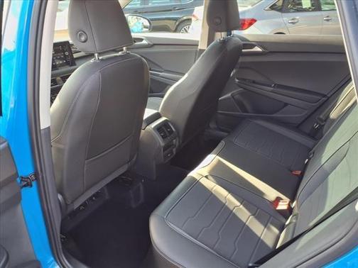 2025 Volkswagen Taos 1.5T SE Black