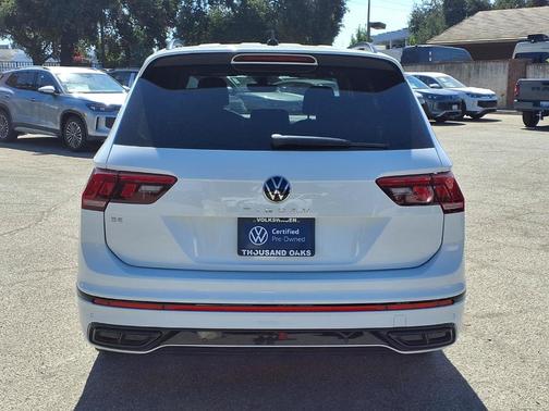 Pure White 2022 Volkswagen Tiguan 2.0T SE R-Line Black