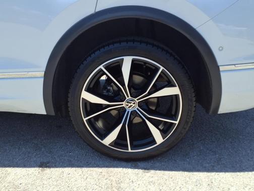 2022 Volkswagen Tiguan 2.0T SEL R-Line