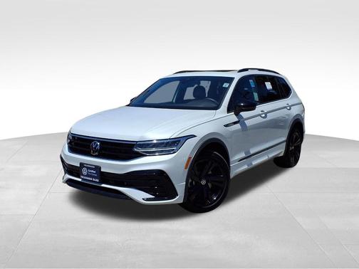 Opal White Pearl Effect 2023 Volkswagen Tiguan 2.0T SE R-Line Black