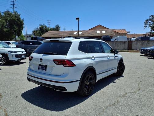 Opal White Pearl Effect 2023 Volkswagen Tiguan 2.0T SE R-Line Black
