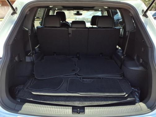 Opal White Pearl Effect 2023 Volkswagen Tiguan 2.0T SE R-Line Black