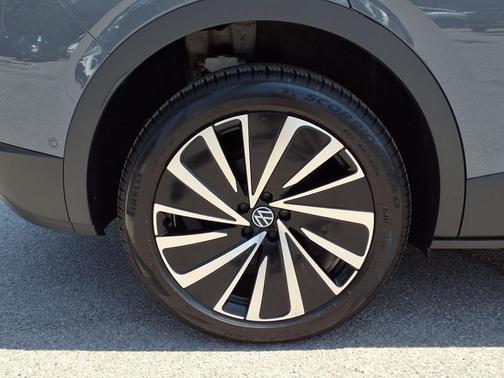 2025 Volkswagen ID.4 Pro