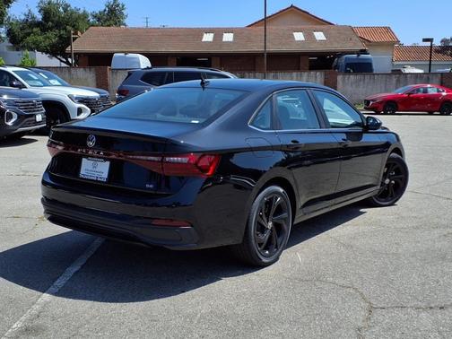 2025 Volkswagen Jetta 1.5T SE