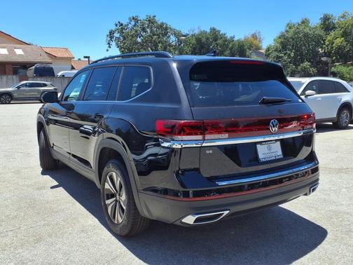 2025 Volkswagen Atlas 2.0T SE