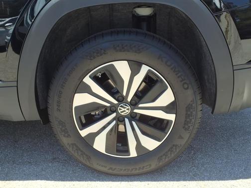 2025 Volkswagen Atlas 2.0T SE