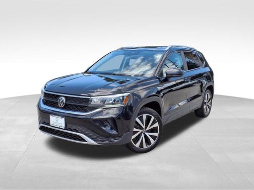 Deep Black Pearl Effect 2023 Volkswagen Taos 1.5T SE