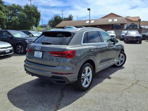 Chronos Gray Metallic 2023 Audi Q3 45 S line Premium
