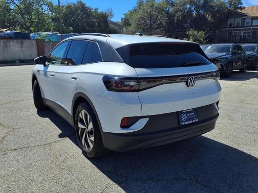 2023 Volkswagen ID.4 Pro