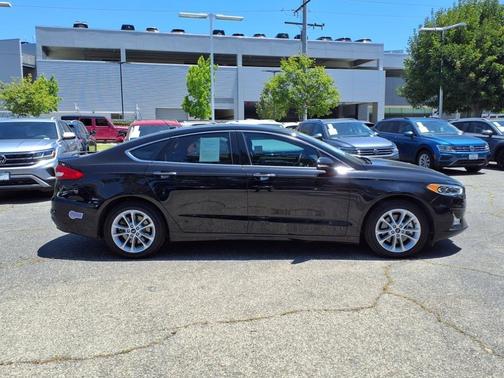 2019 Ford Fusion Energi Titanium
