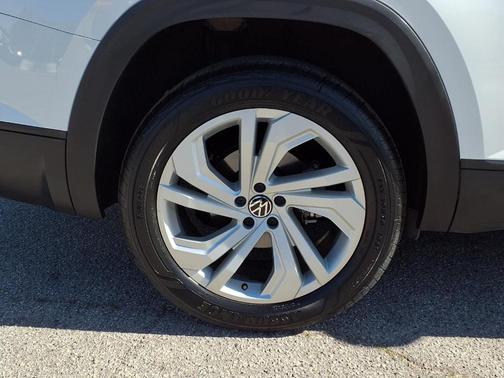 2022 Volkswagen Atlas 3.6L SE w/Technology