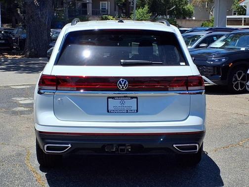 2025 Volkswagen Atlas 2.0T SE w/Technology
