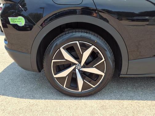 Deep Black Pearl Effect 2023 Volkswagen ID.4 Pro S