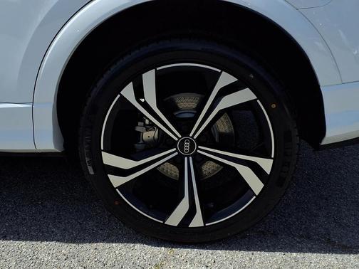 2024 Audi Q3 45 S line Premium