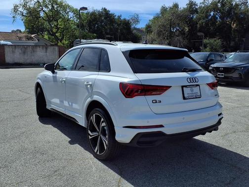 2024 Audi Q3 45 S line Premium