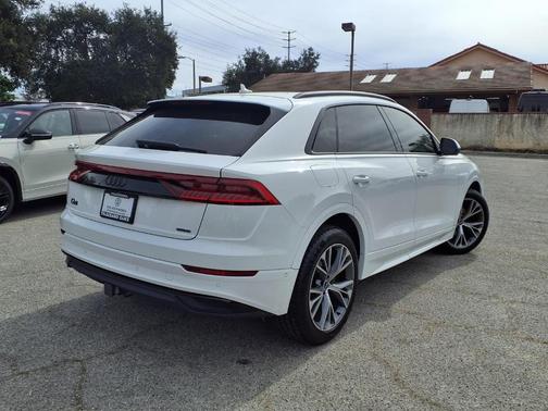 2021 Audi Q8 55 Premium