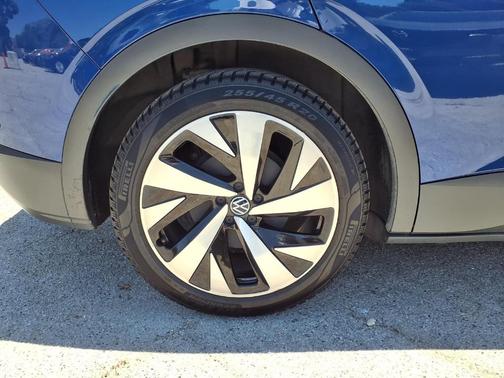 Blue Dusk / Black Roof 2022 Volkswagen ID.4 Pro S