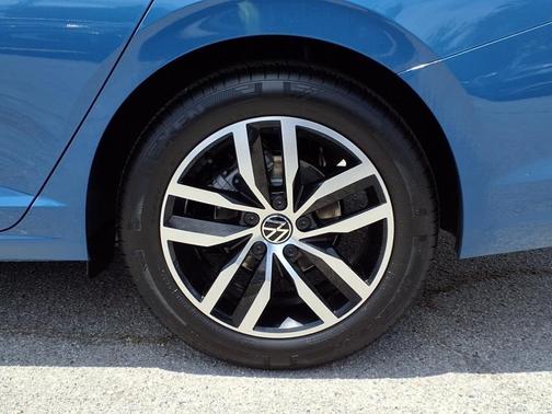 2025 Volkswagen Jetta 1.5T SE