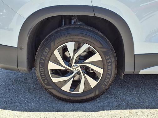 Pure White 2026 Volkswagen Tiguan 2.0T S