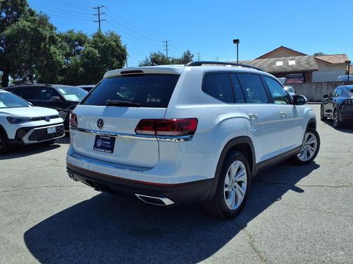 Pure White 2023 Volkswagen Atlas 3.6L SE w/Technology
