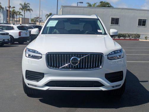Ice White 2020 Volvo XC90 T6 Momentum
