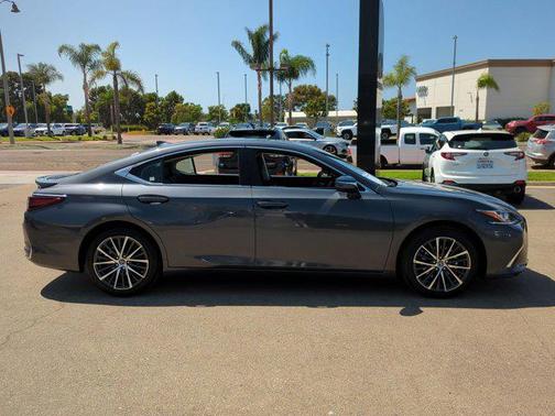 2024 Lexus ES 300h Base